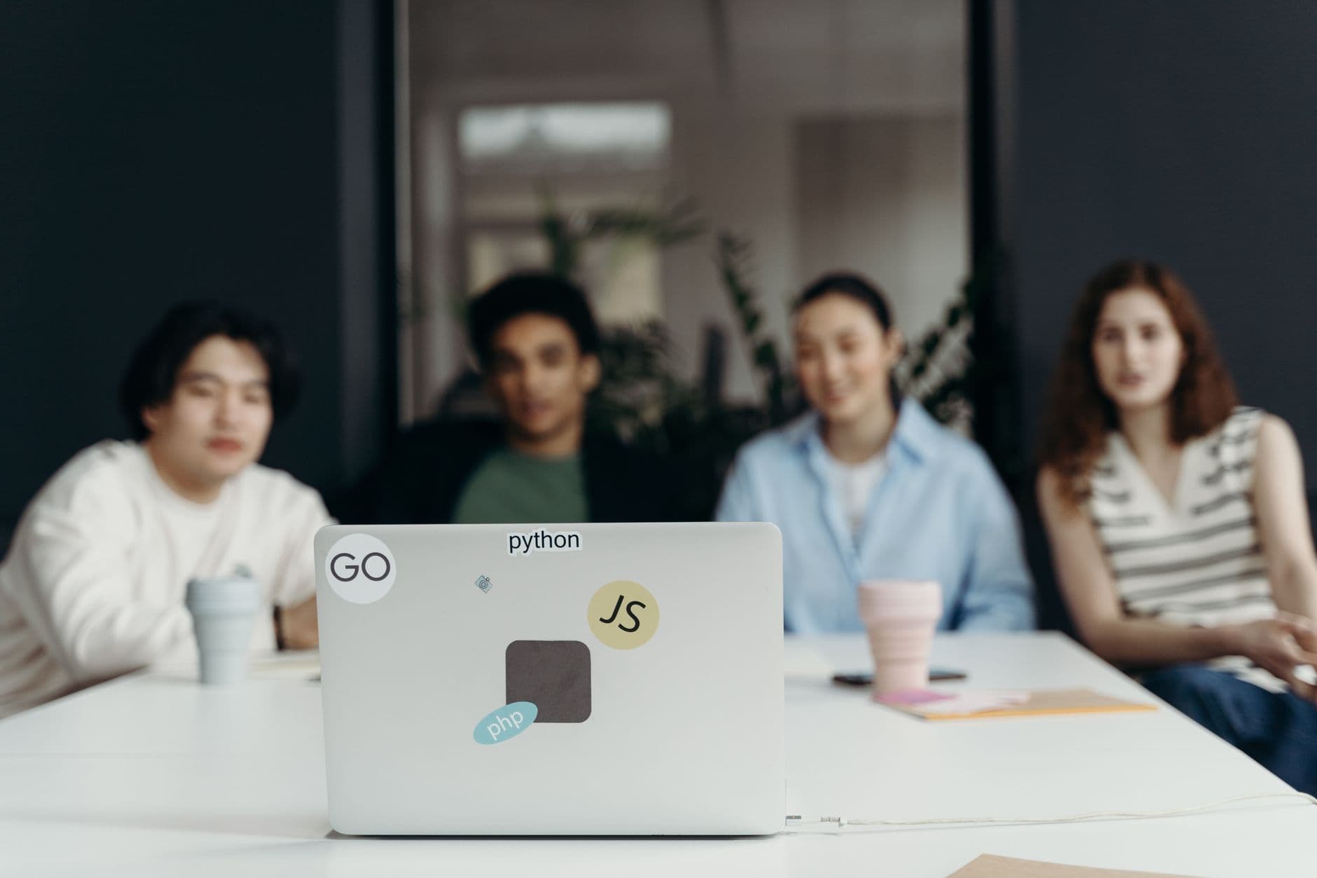 Эффективная разработка на Python для стартапов: от идеи до MVP