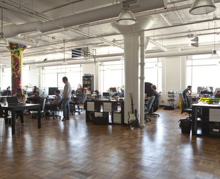 Beautiful downtown office space available - Top floor @ Spadina & Adelaide!